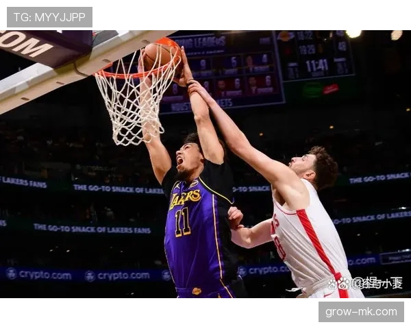 埃迪·琼斯突破拉开空间助湖人内线聚焦提升进攻效率