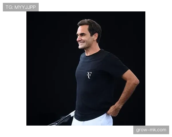 费德勒退役后还在每天五点起床练瑜伽？这自律我真看不懂